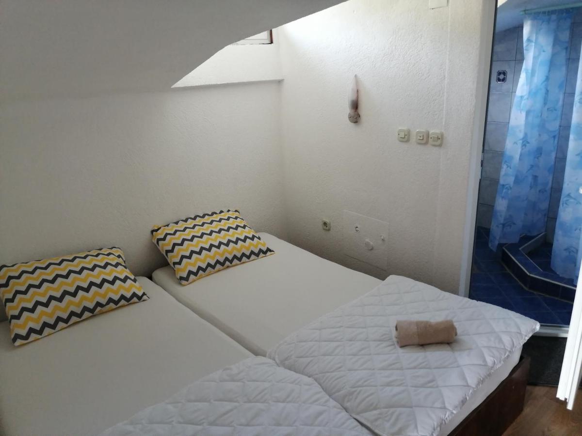 Villa Geros Trpejca Luaran gambar